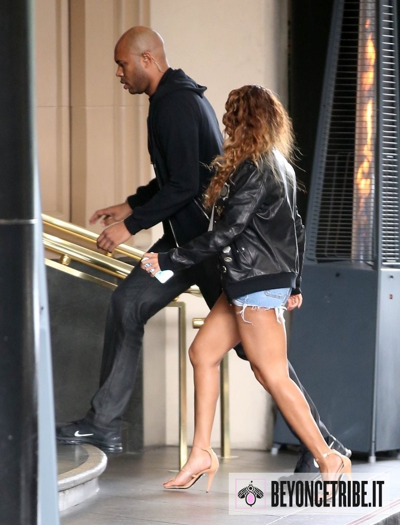 Beyonce-Knowles-Jay-Z-Beyonce-Take-Blue-Ivy-yEZuH8DjG9Ox.jpg