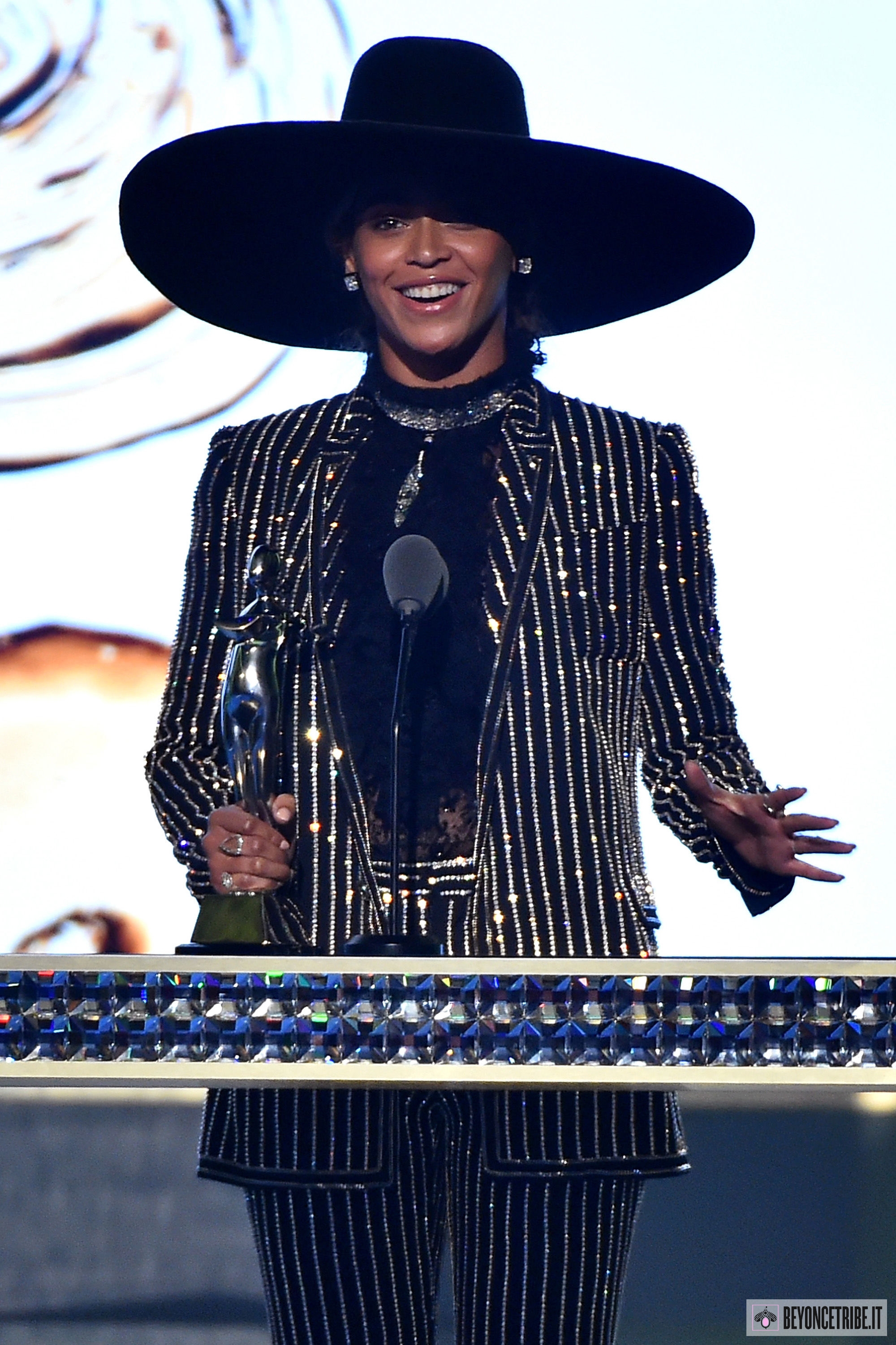 gallery-1465269092-hbz-cfda-beyonce.jpg