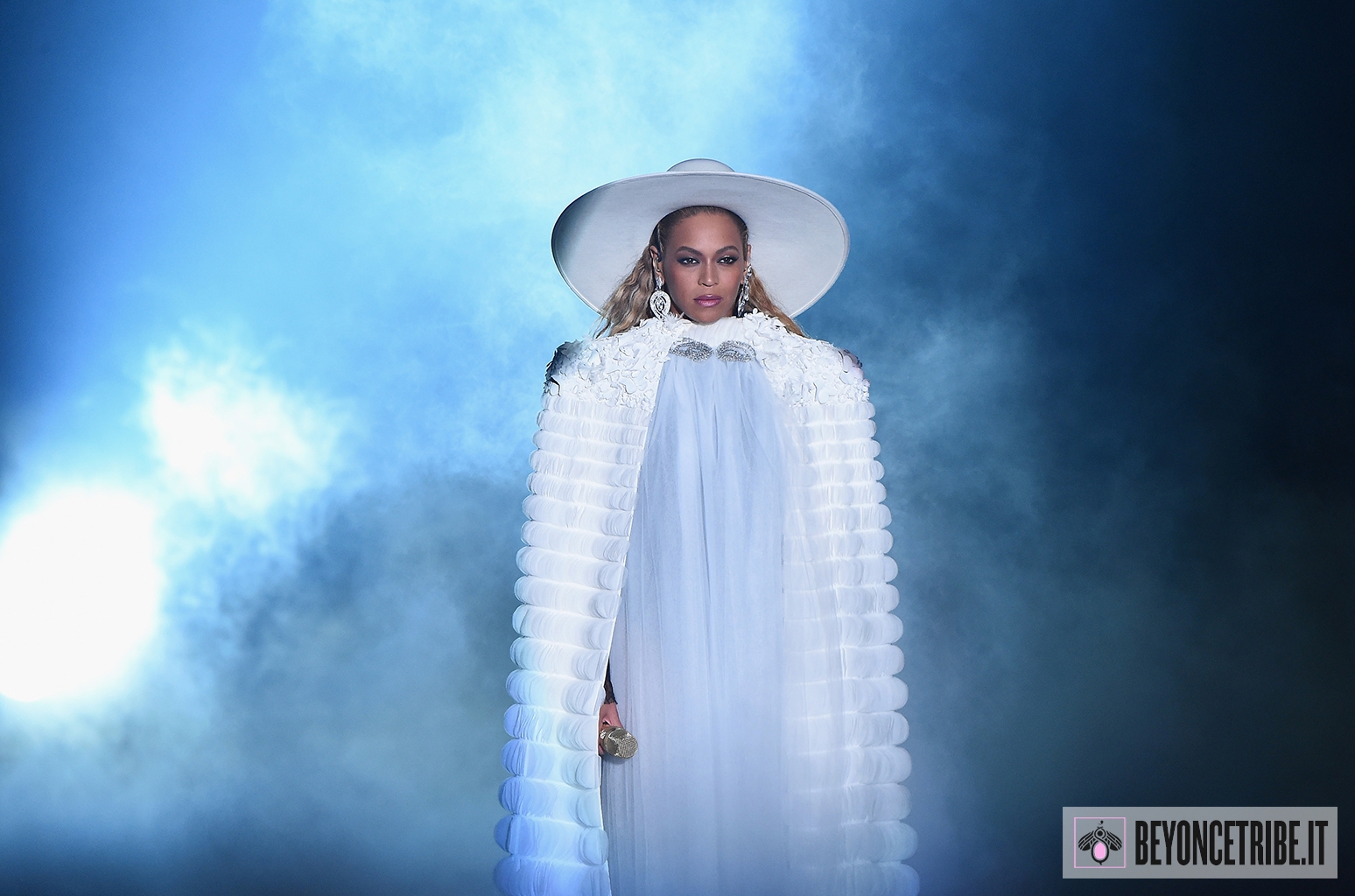 01-beyonce-mtv-vmas-show-performance-2016-billboard-1548.jpg