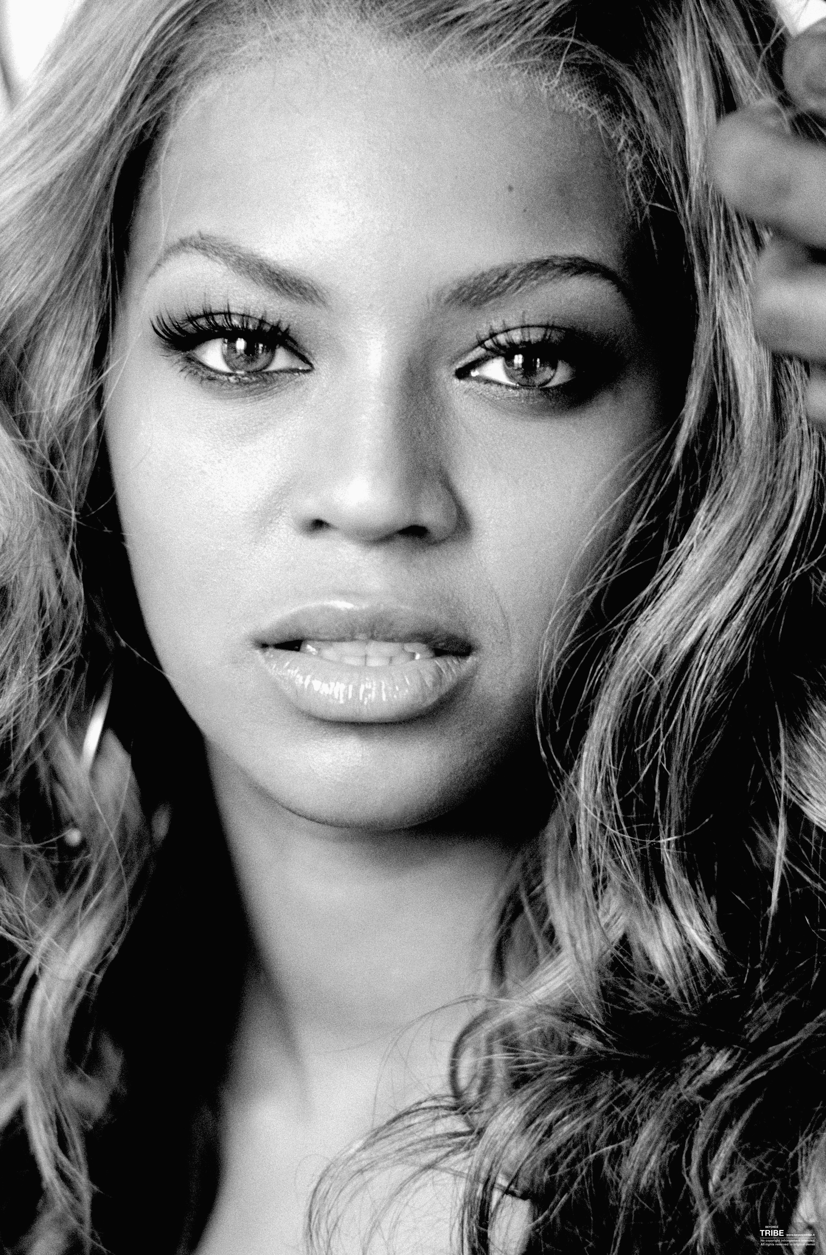 https://www.beyoncetribe.it/gallery/wp-content/uploads/2013/08/7-4.jpg